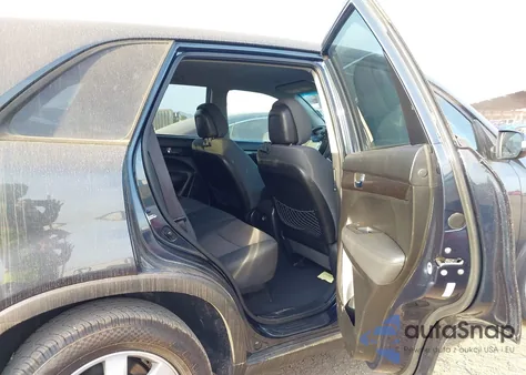 2013 Kia Sorento Lx z USA, uszkodzony, nr VIN 5XYKT3A12DG313320